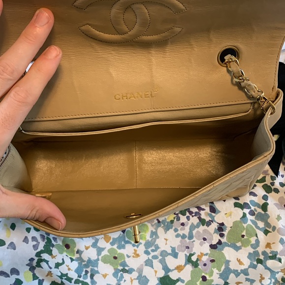 SOLD CHANEL Vintage Border Flap Medium Bag - Picture 11 of 16